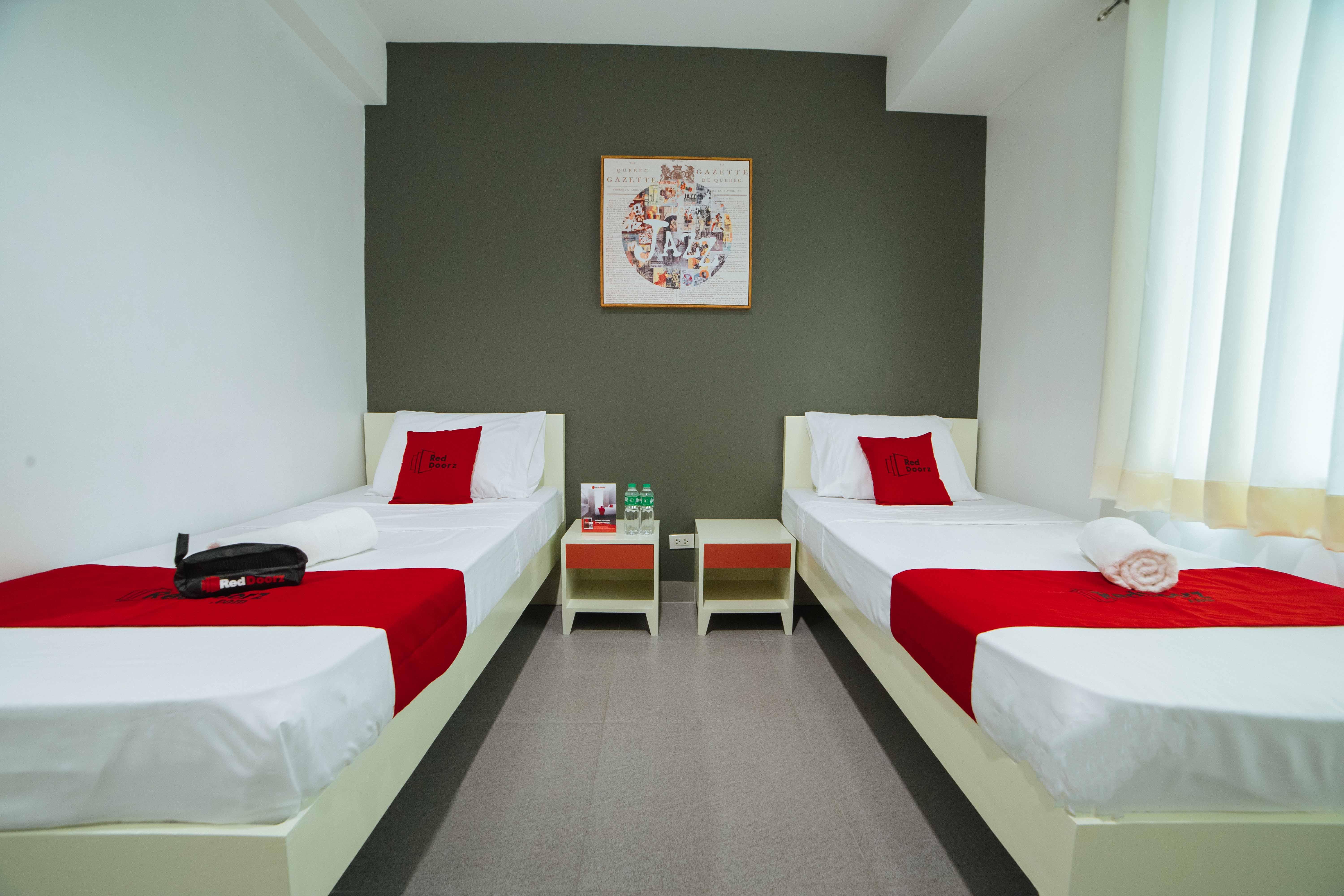Reddoorz Plus @ Roxas Street Davao City Εξωτερικό φωτογραφία