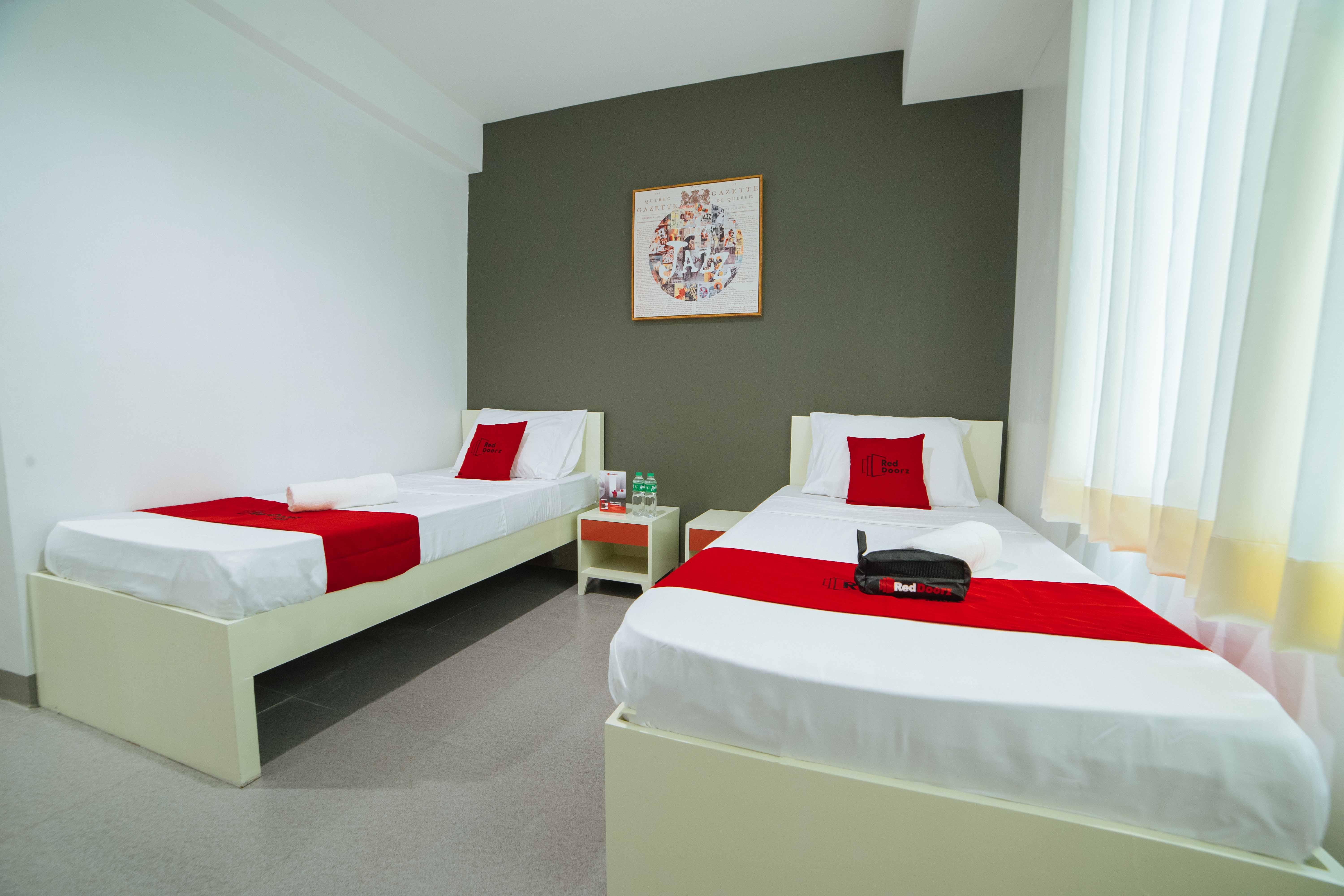 Reddoorz Plus @ Roxas Street Davao City Εξωτερικό φωτογραφία