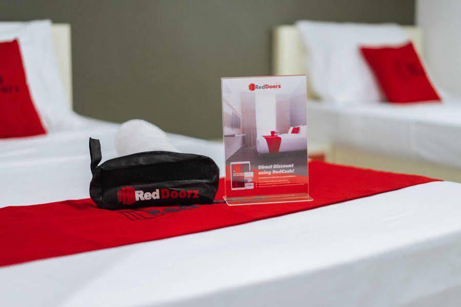 Reddoorz Plus @ Roxas Street Davao City Εξωτερικό φωτογραφία